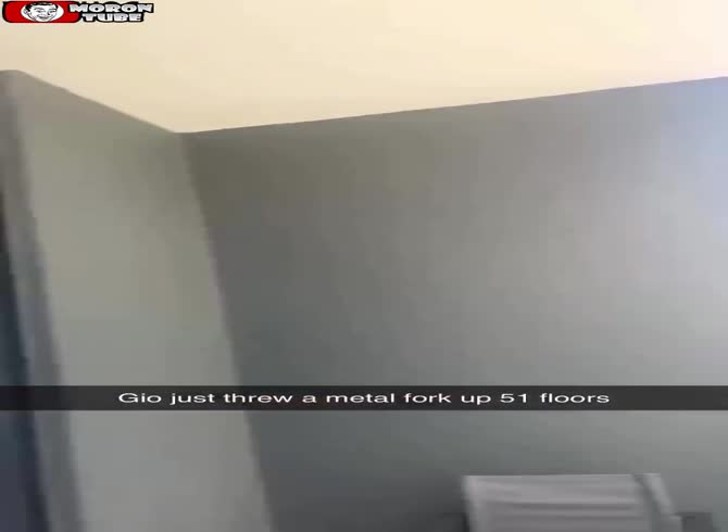 Video :From the 51st level of a Miami skyscraper, a man swings a fork